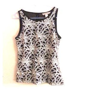 Beautiful netted tank.